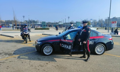 Carabinieri Verona, controlli a tappeto in zona stazione: un arresto e tre denunce