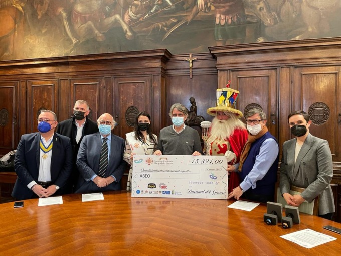 Il Carnevale dona 16mila euro ad Abeo, Sboarina: “Festa doverosa per i nostri bimbi”