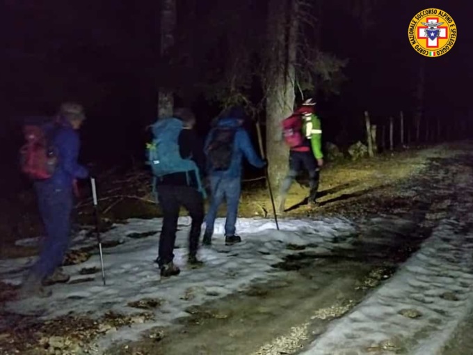 Tre escursionisti in difficoltà al rientro da Malga Croire: aiutati dal soccorso Alpino