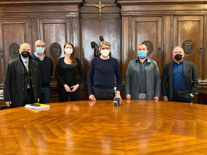 Comune e grande distribuzione al lavoro per sostenere le famiglie in difficoltà: ipotesi family card