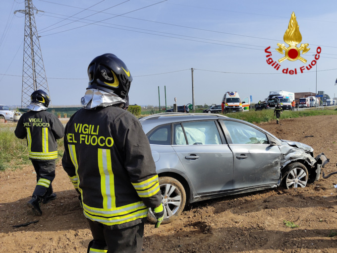 Villafranca, scontro tra due auto: 3 feriti di cui una bimba di 6 mesi