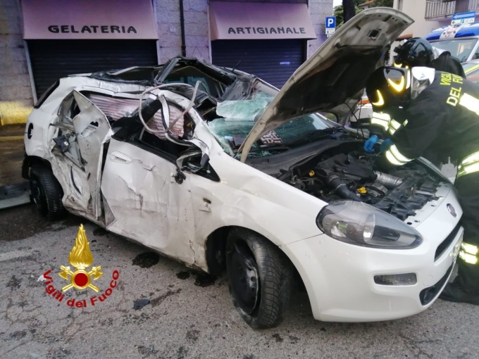 Ca di David, perde il controllo dell’auto che si ribalta: 32enne ferito