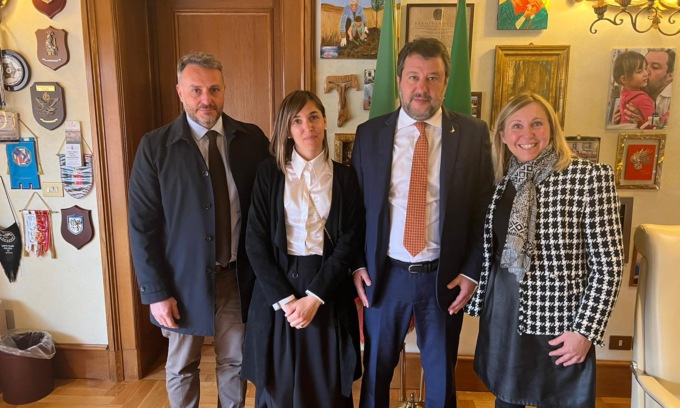 Ragazzi uccisi a Salò: Salvini invita a firmare per la petizione relativa alla legge sull’omicidio nautico