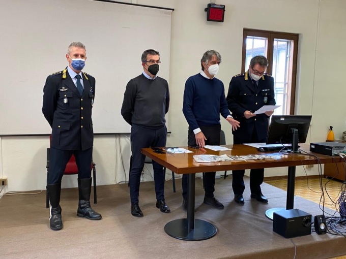 Verona contro la droga, il sindaco tenta di spezzare la “catena” che collega i giovani allo spaccio