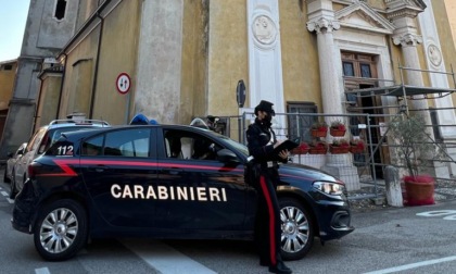 “Ho bisogno di soldi per le cure”: anziani raggirati dal fidanzato della badante, rubati 60mila euro