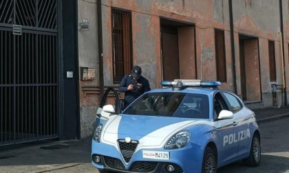 Ragazzo derubato nel cuore della notte con la tecnica dell'abbraccio: arrestato 29enne