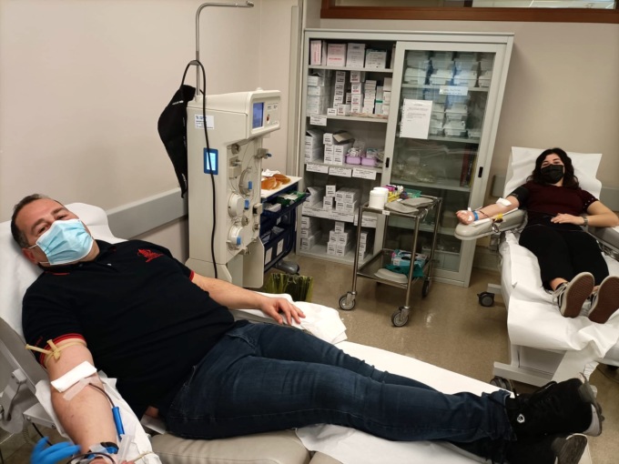 Papà e figlia donano insieme sangue e plasma: tradizione che dura da 3 generazioni