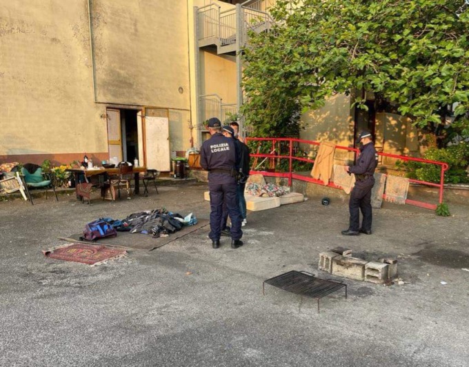Ennesimo blitz all’ex Cardi: all’interno 5 stranieri denunciati già un mese fa
