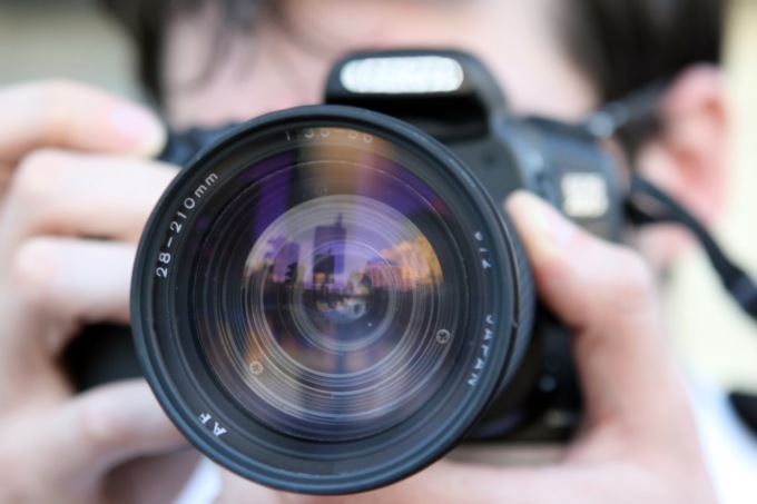 Sequestra e violenta un 14enne: fotografo veronese 53enne condannato a 6 anni