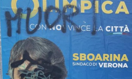 Manifesto elettorale imbrattato, la scritta “Muori” e il volto del candidato Sboarina cancellato