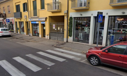 Verona, donna incinta investita da un’auto mentre attraversa sulle strisce pedonali