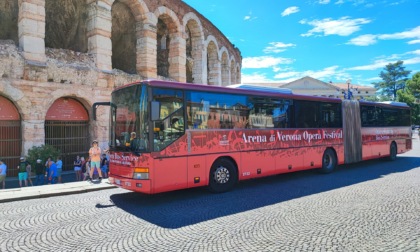 Un bus personalizzato per il 99° Opera Festival di Verona