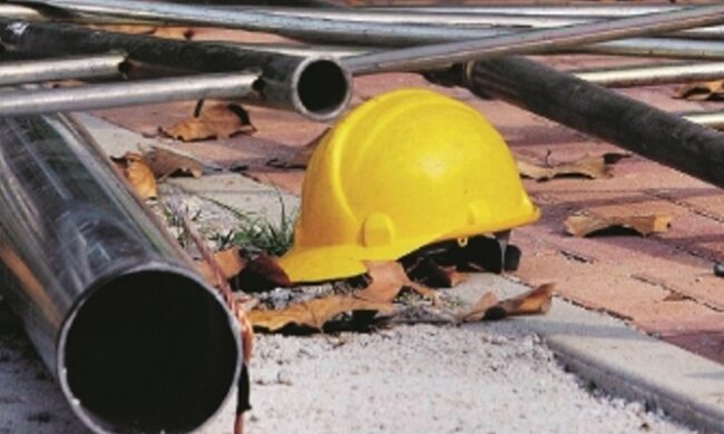 Tragedia a Legnago, morto operaio colpito alla testa da una matassa di ferro nel cantiere