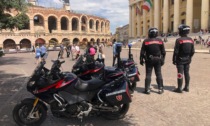 Si agita alla vista dei Carabinieri: nella protesi del braccio aveva nascosto della droga, arrestato
