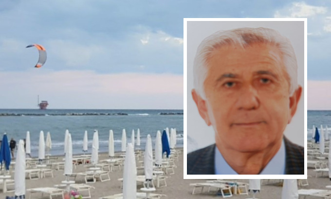 Si getta in mare e salva un bambino in difficoltà: 82enne si accascia e muore davanti alla figlia
