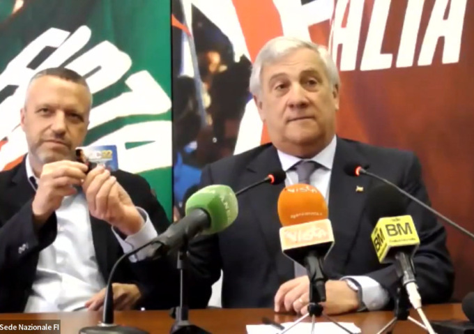 Flavio Tosi entra in Forza Italia: “Onorato della telefonata di Berlusconi”