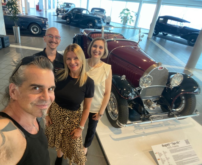 Piero Pelù al Museo Nicolis prima della tappa a Villafranca del tour di addio dei Litfiba