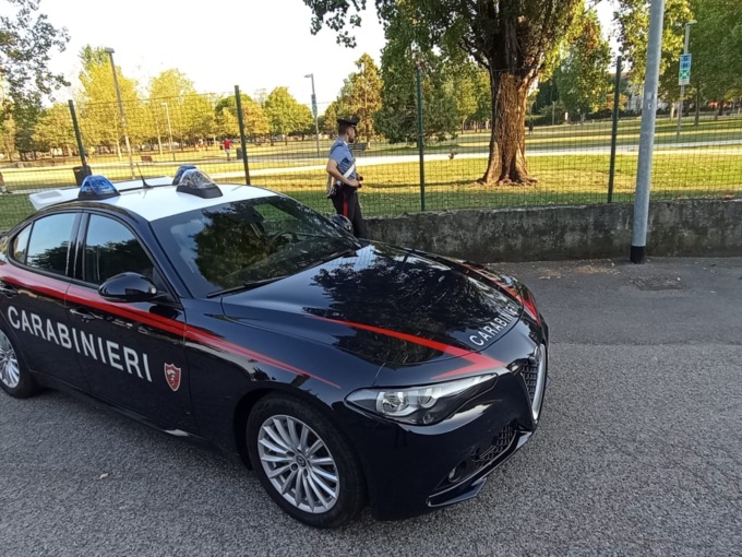 Fermata la coppia di ladri seriali di biciclette e monopattini nei garage e nei parcheggi pubblici