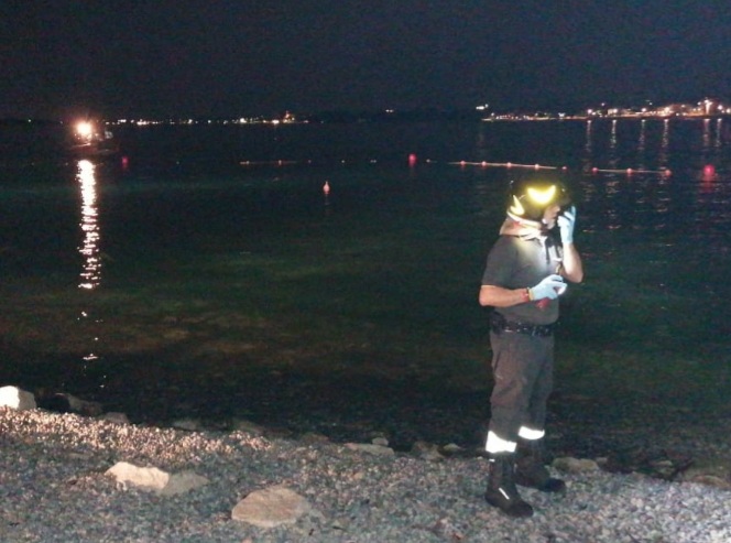 Bagno di notte nel lago di Garda, recuperato senza vita il corpo di un 42enne