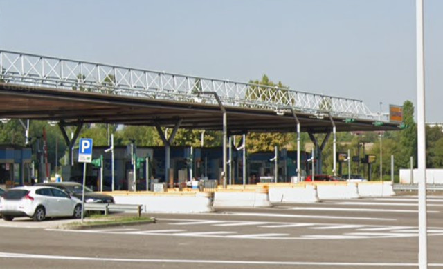 Casello di Peschiera, code dimezzate: Gardaland si munirà di ingressi Telepass per velocizzare le procedure