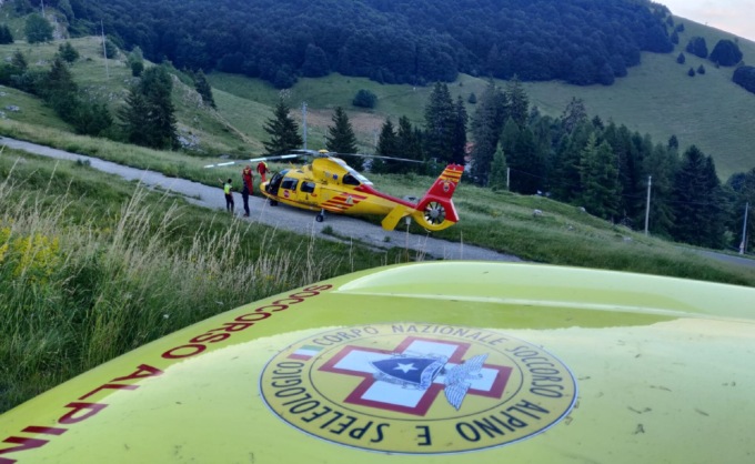 Escursionista scivola sul sentiero nel Vallone Osanna: portata all’ospedale con l’eliambulanza