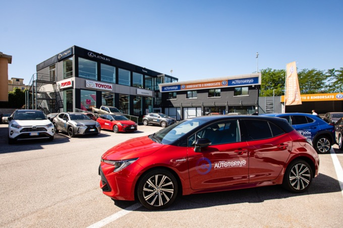 Agosto vacanze e viaggi, preferita l’auto. Service e showroom Autotorino aperti per chi parte e per chi resta.