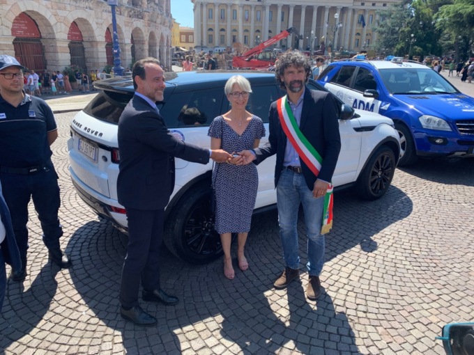 ADM consegna al comune di Verona un’autovettura confiscata