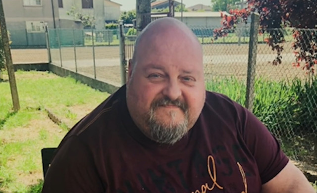 Marco muore a 51 anni ma non può essere cremato perché obeso, discriminato anche dopo la vita