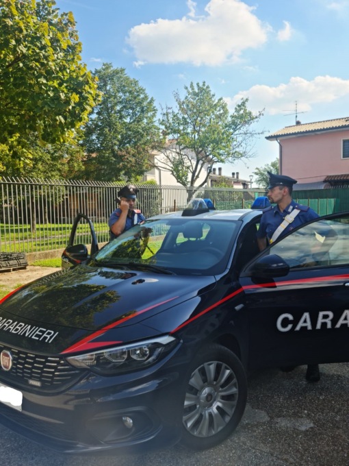 Sommacampagna, tentano di rubare un’auto e un ciclomotore: 2 arrestati