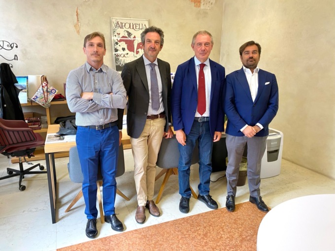 Il senatore Urso (FdI) in visita al Consorzio tutela vini Valpolicella: “Made in Italy opportunità economica e diplomatica”