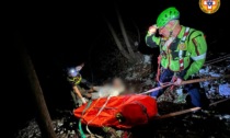 Cade dal sentiero sul monte Baldo e precipita per 15 metri: ferito aiutato dal soccorso Alpino