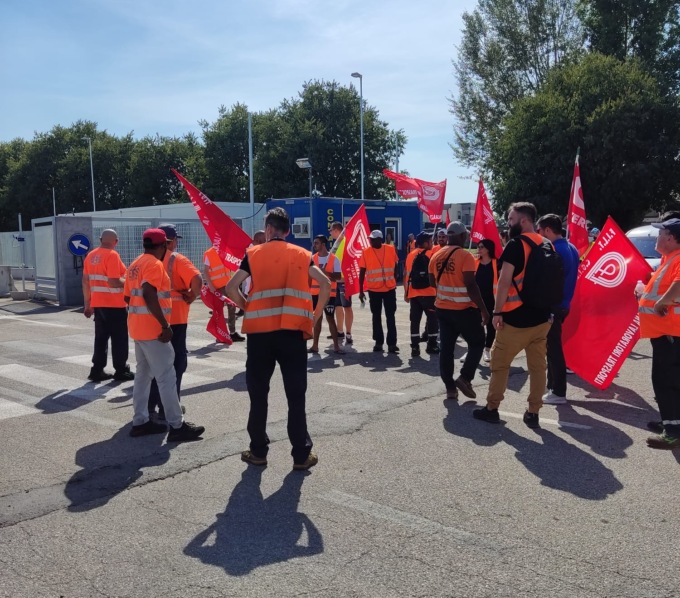 Caporeparto aggressivo alla Coca Cola di Nogara: sciopero ad oltranza della logistica