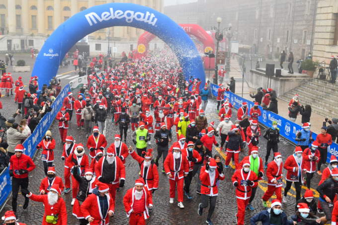 Torna la Melegatti Christmas Run Verona: il 18 dicembre i Babbo Natale sfilano in piazza Bra