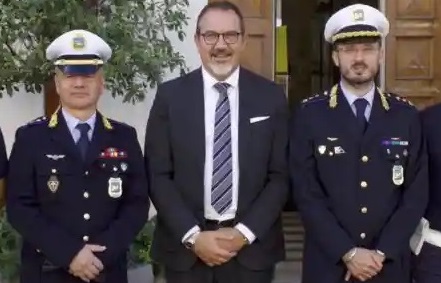 Parcheggiatori abusivi (molesti) durante il mercato: fermati tre nigeriani, due lasceranno immediatamente l’Italia