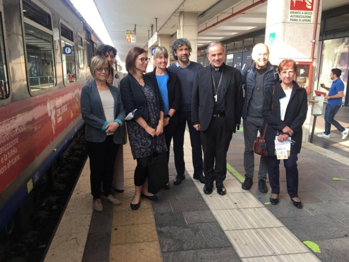 Alla stazione Porta Nuova è arrivato il treno della salute per la prevenzione e la solidarietà