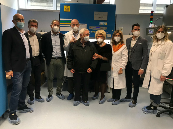 Ospedale Fracastoro, nuovo isolatore per la preparazione di farmaci antiblastici donato dalla famiglia Ferroli