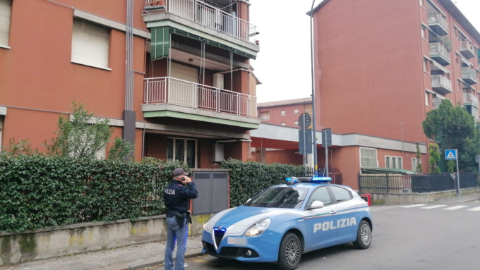 “Voglio solo parlare”, ma lei non ci casca: l’ex violento aveva altre intenzioni…