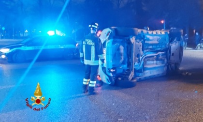 Violento incidente all'incrocio tra viale Piave e Piazzale Porta Nuova: ferita una giovane donna