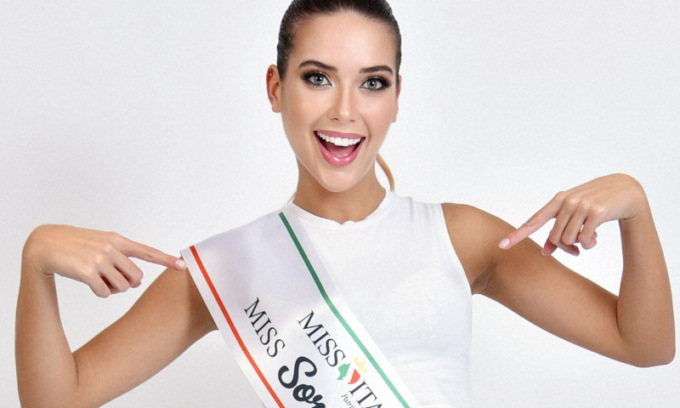 Miss Italia 2022: la “nostra” Anna Tosoni ha il sorriso più bello del Paese