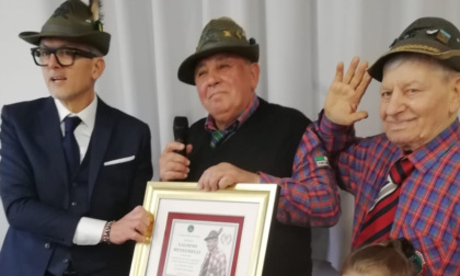 L'alpino Galdino Meneghelli ha tagliato il traguardo dei 90 anni