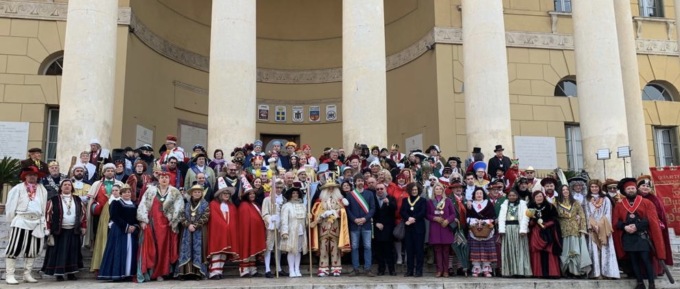 Carnevale di Verona: il sindaco Tommasi ha consegnato le chiavi della città al Papà del Gnoco