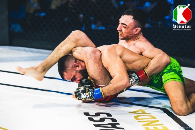 Fabio De Luca, il “nuovo” Conor McGregor veronese, in diretta mondiale contro l’inglese Darius Mafi