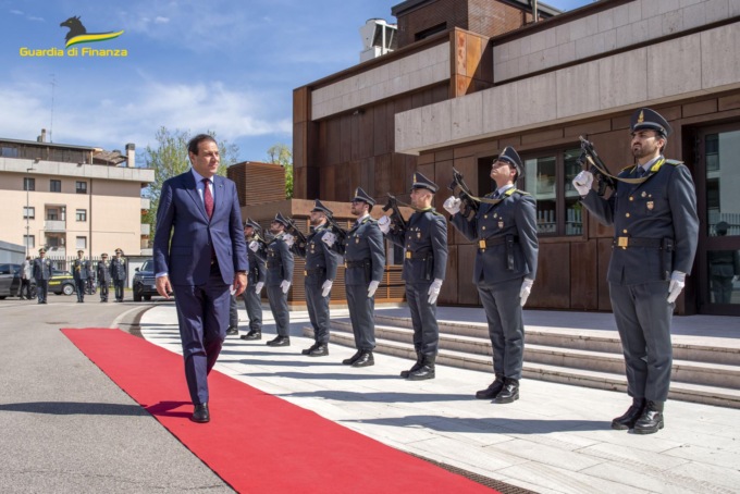 Il vice ministro dell’Economia e delle Finanze Maurizio Leo in visita al Comando provinciale GdF