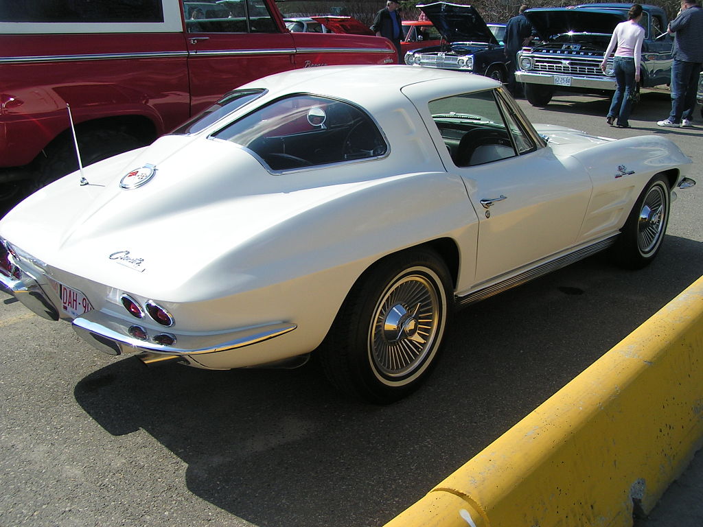 1963_Chevrolet_Corvette_(3102848388)