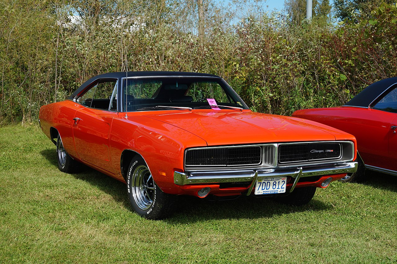 1969_Dodge_Charger_(21572136732) (1)