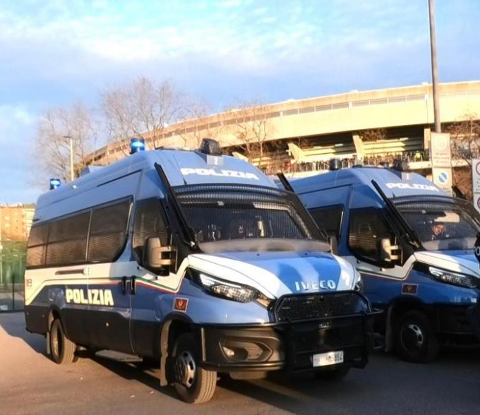 Agguato premeditato degli ultras dell’Hellas contro i napoletani
