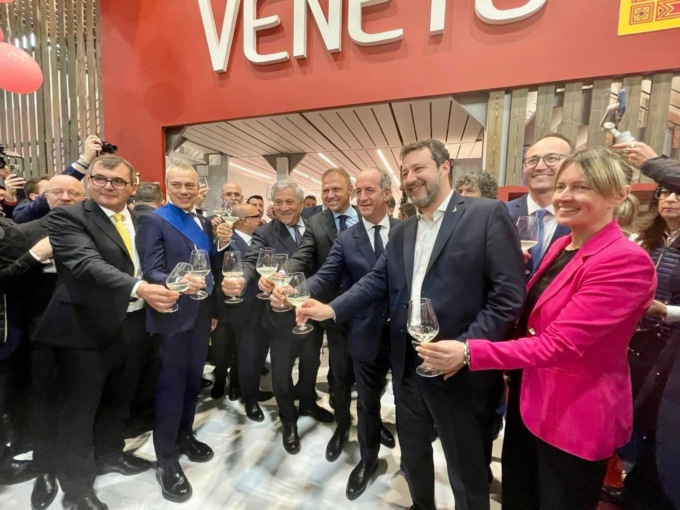 55esima edizione di Vinitaly: i rappresentanti di cinque ministeri per incoronare Verona capitale del vino