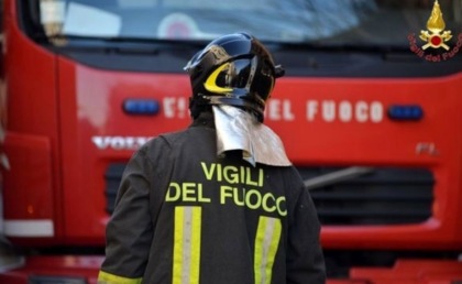 Paura a Costermano: fulmine colpisce un albero e ferisce tre persone in auto