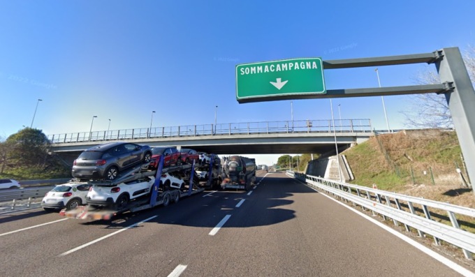 Investito un pedone lungo l’autostrada A4: è gravissimo