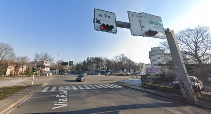 Grave incidente tra un’auto e una motocicletta in via Roveggia a Verona